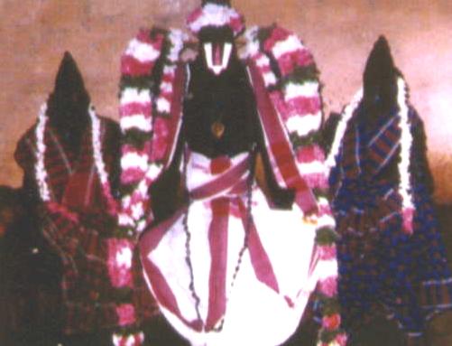 Thirupperai - Sri Magara NedungKuzhai Kaathar Perumal Temple